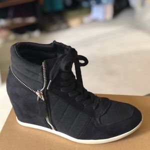 olsenboye sneaker wedges (7.5) black